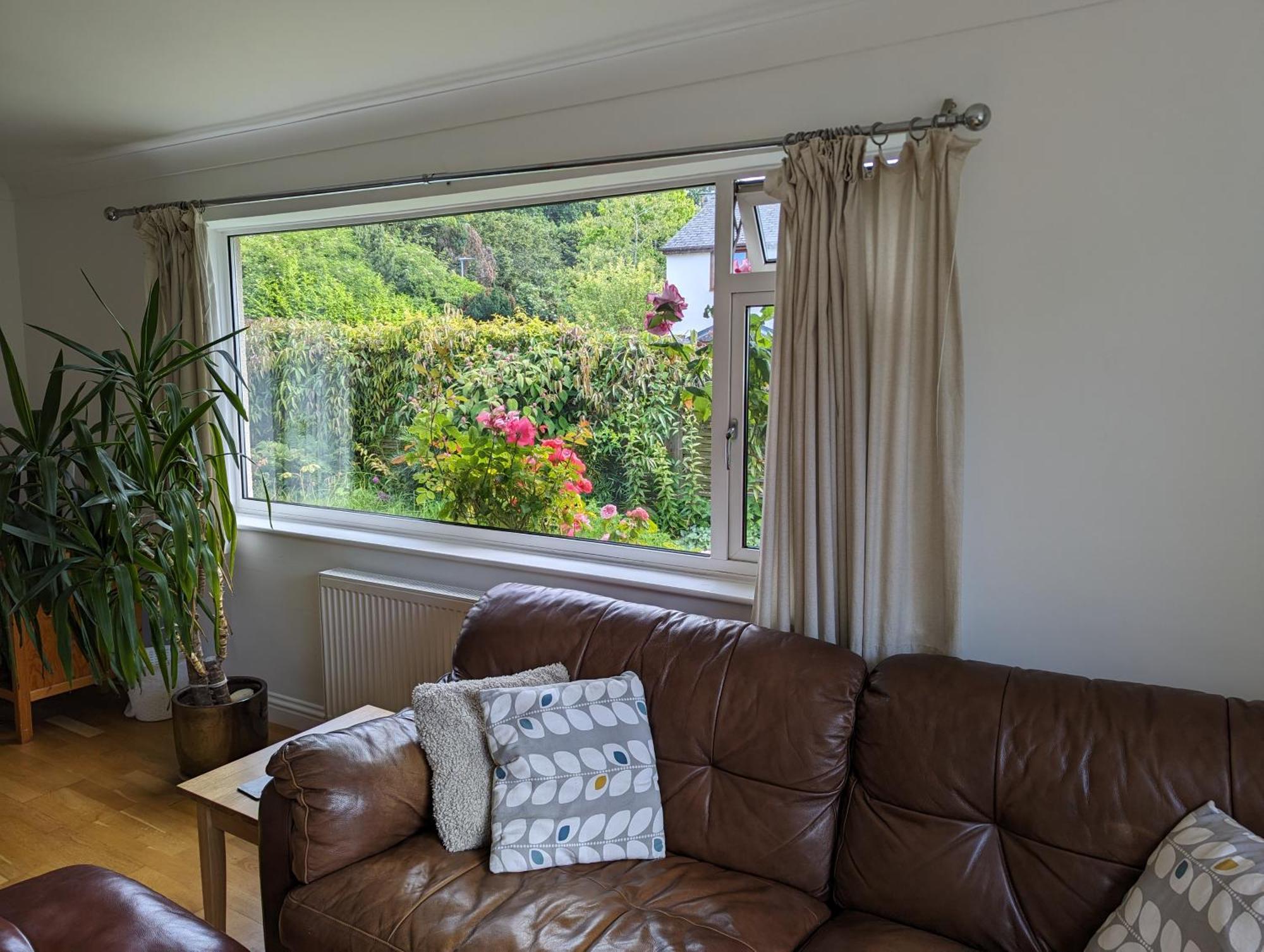 Peaceful Glastonbury Bungalow - Ideally Located Exterior photo
